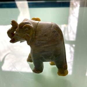 Marble elephant figurine see pictures for the size solid marble heavy for size